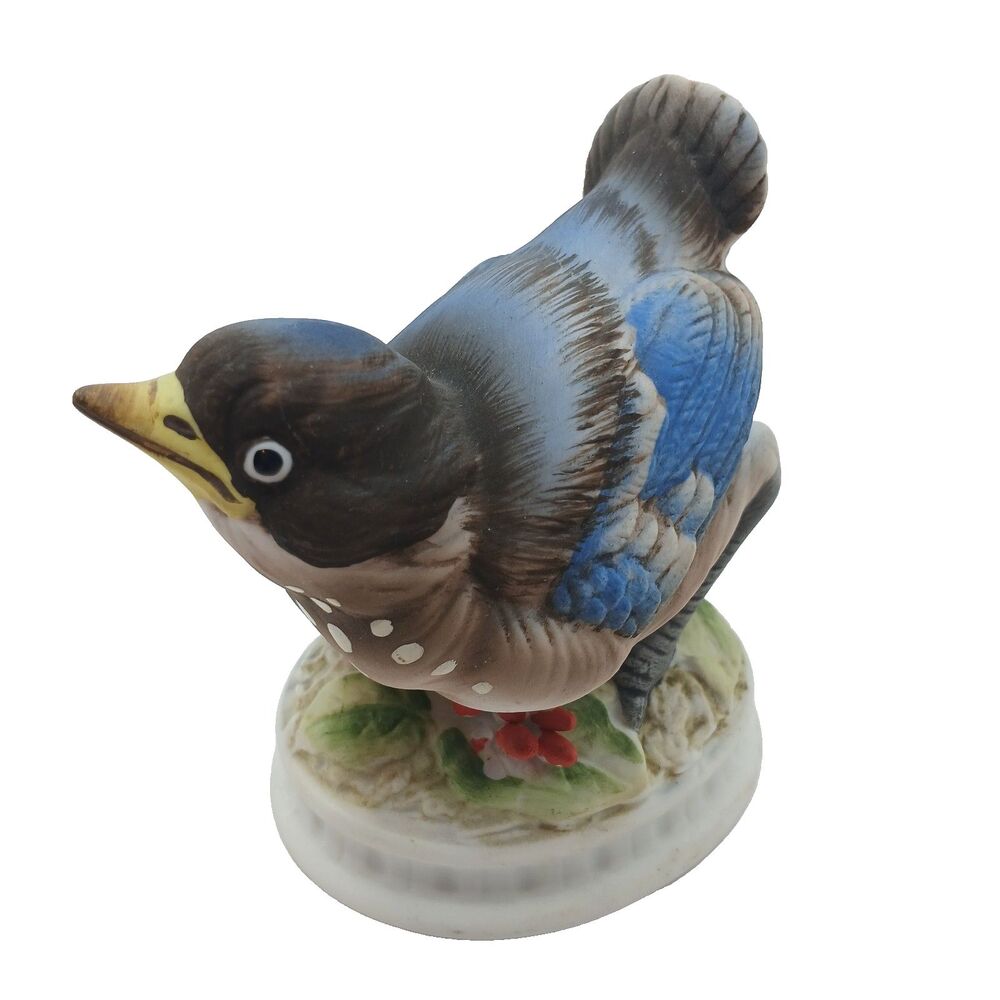 Vtg Lefton Baby Blue Bird Figurine on Holly Berries #1637 Made in Japan